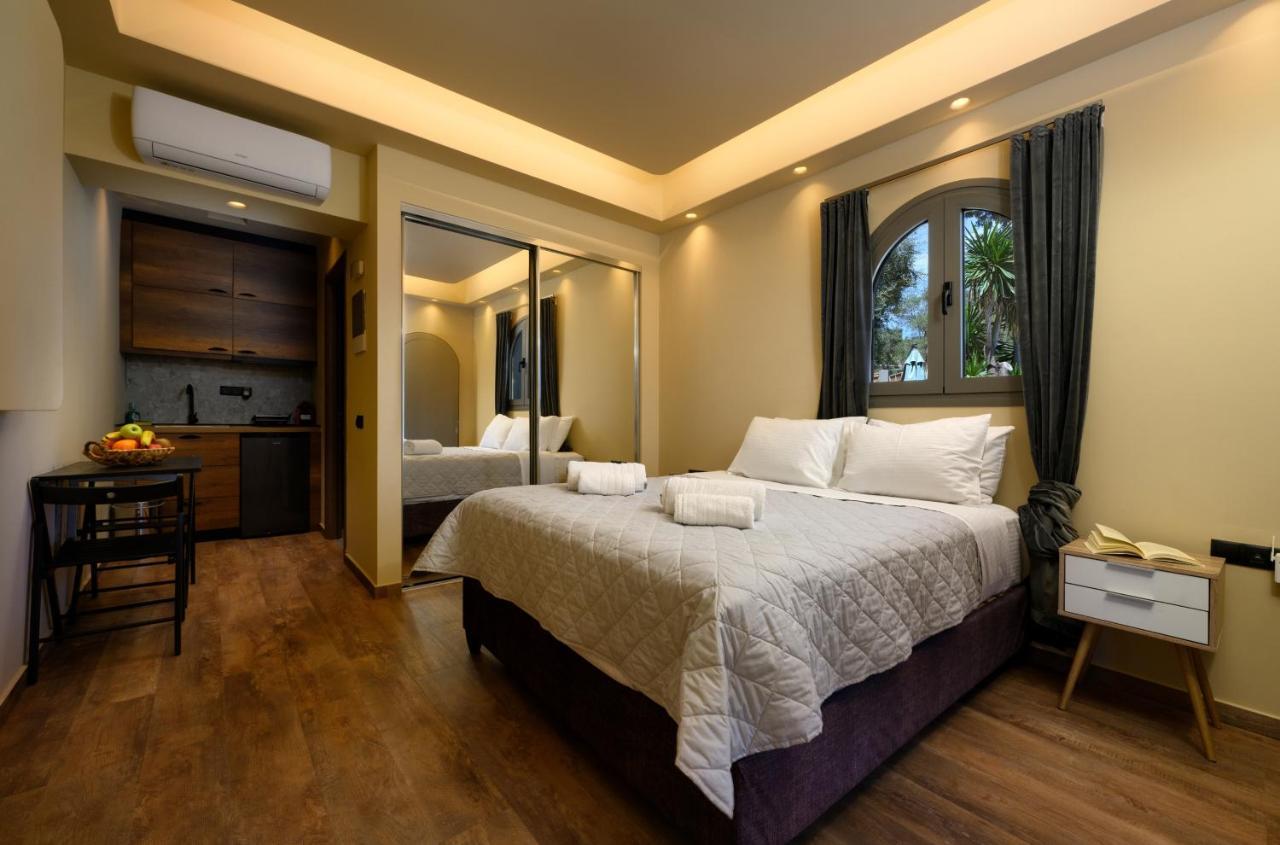 Seven Keys Luxury Suites Achílleion Buitenkant foto