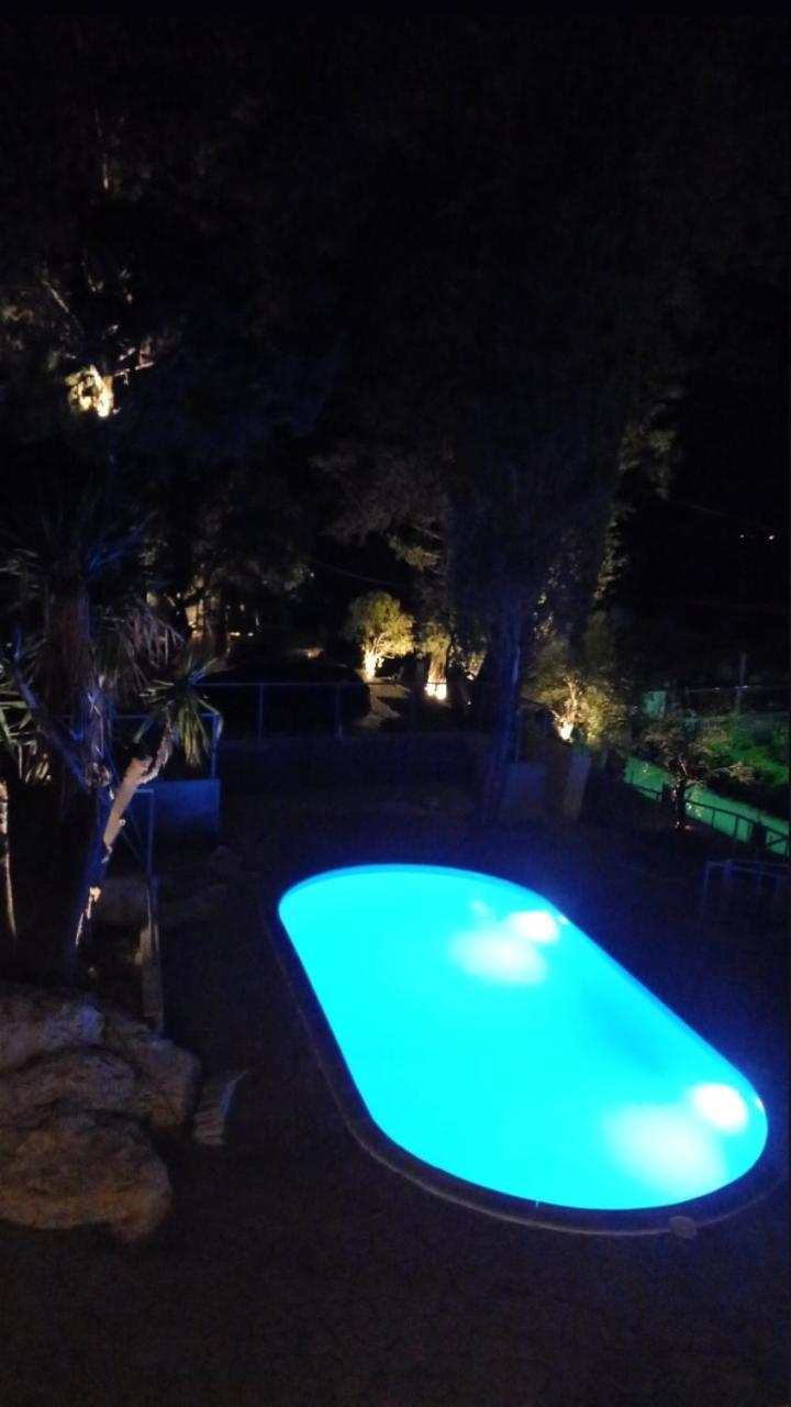 Seven Keys Luxury Suites Achílleion Buitenkant foto