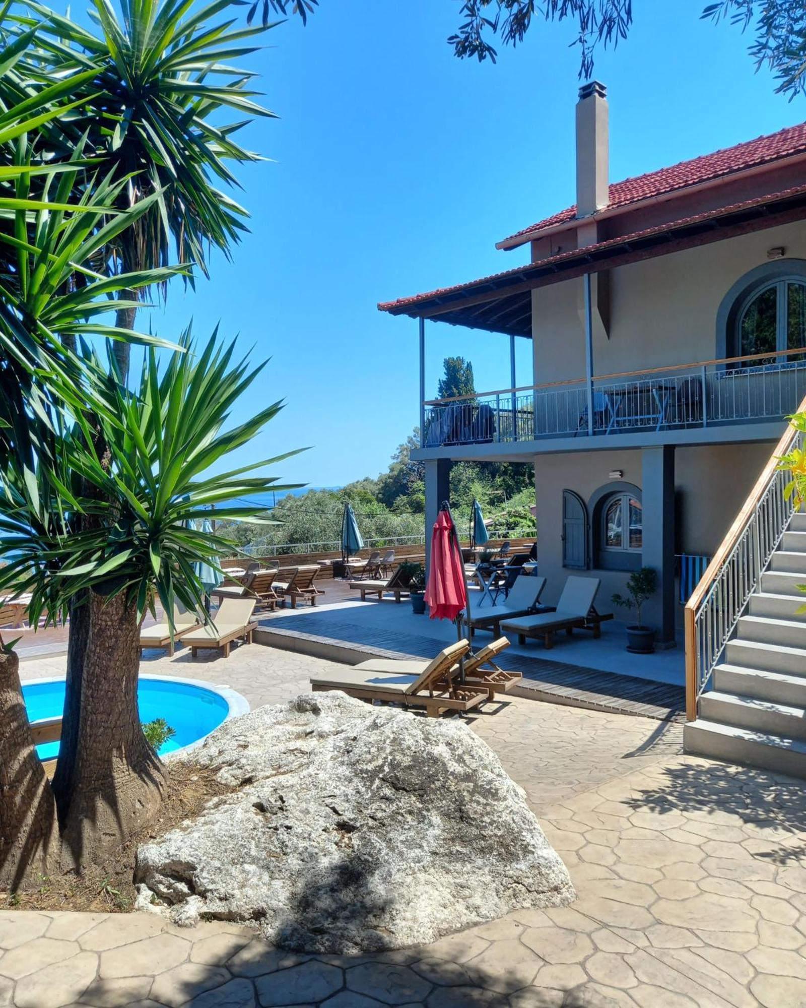 Seven Keys Luxury Suites Achílleion Buitenkant foto